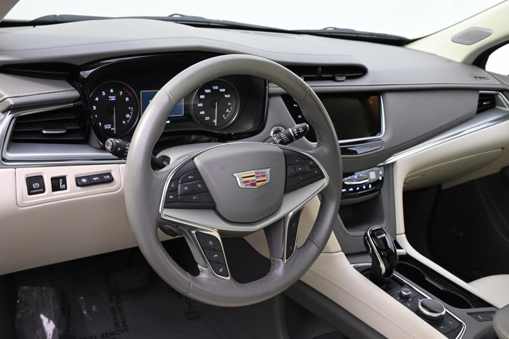 used 2022 Cadillac XT5 car, priced at $32,998