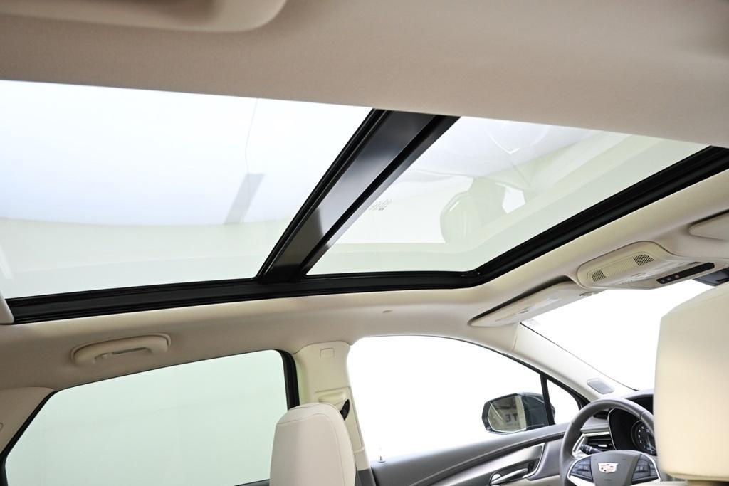 used 2022 Cadillac XT5 car, priced at $32,998