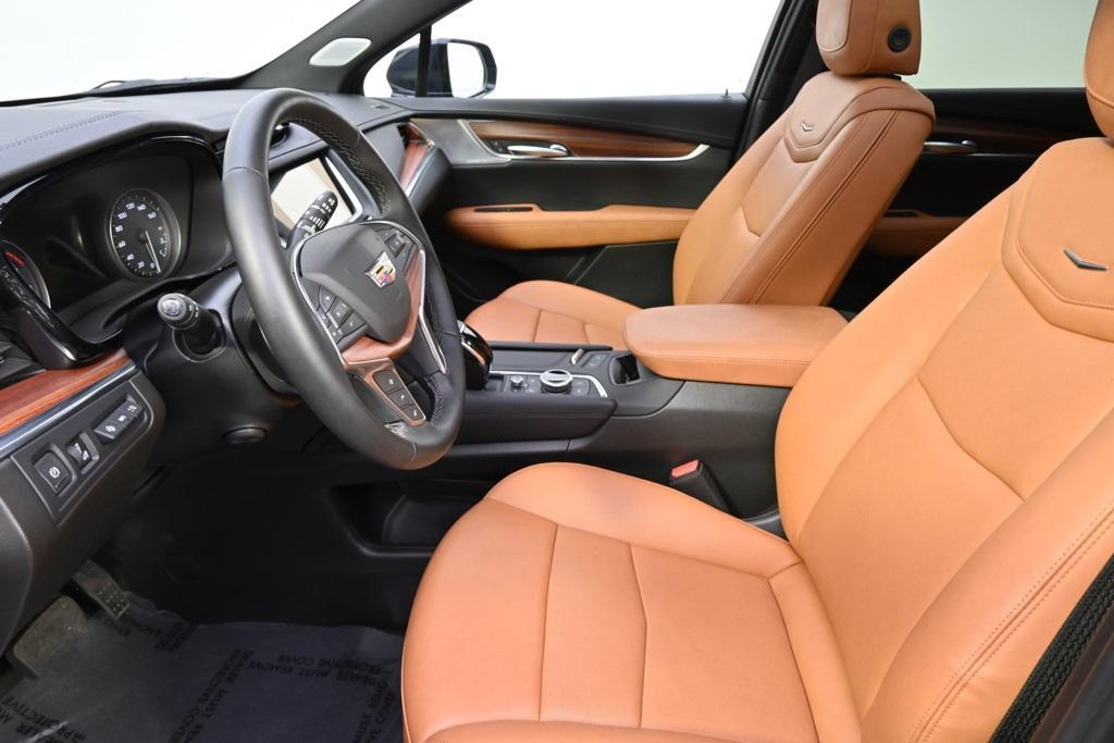 new 2025 Cadillac XT5 car, priced at $60,360