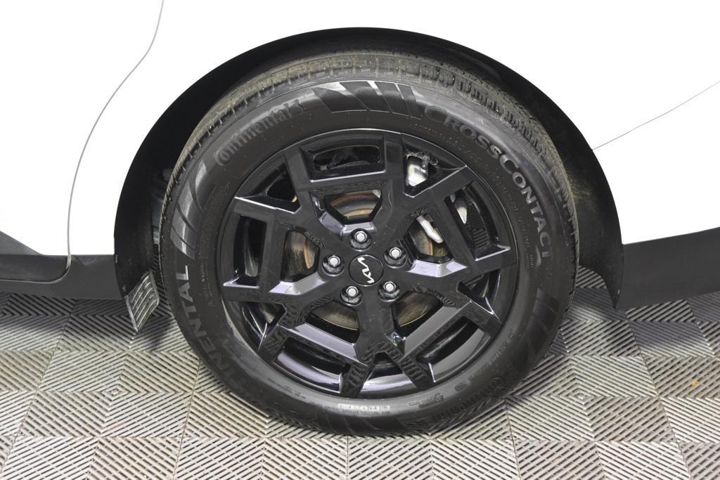 used 2025 Kia Carnival car, priced at $42,998