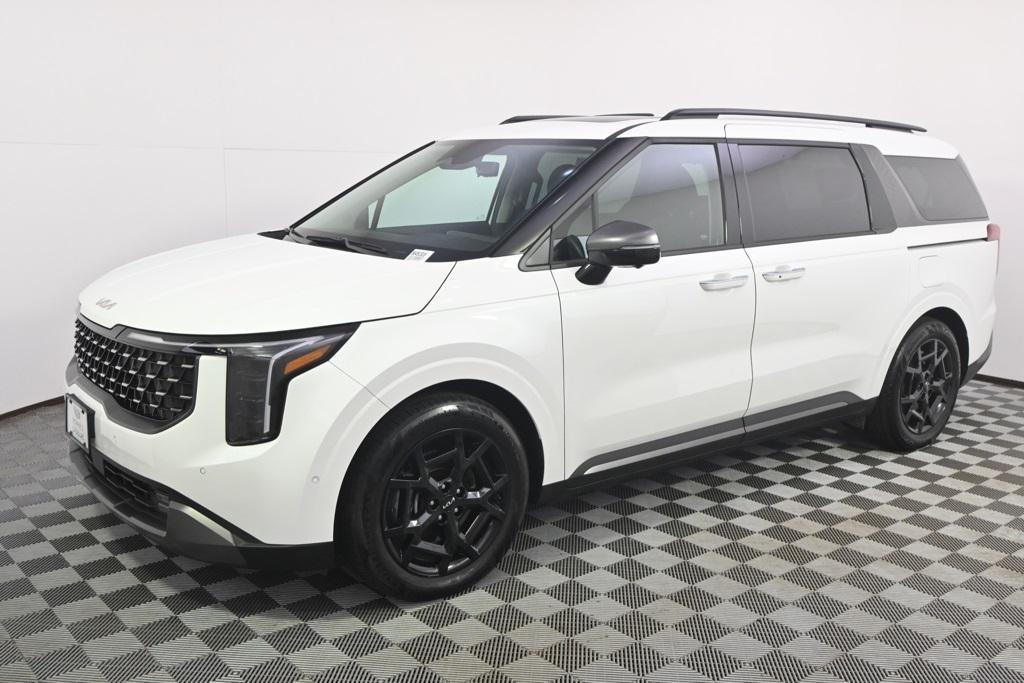 used 2025 Kia Carnival car, priced at $42,998