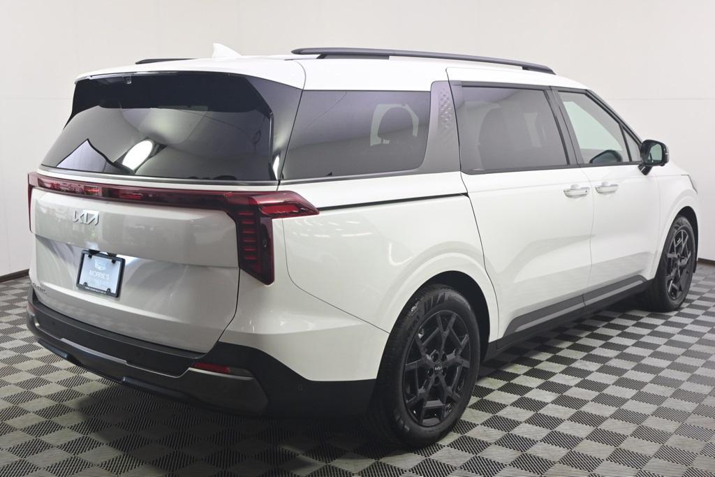 used 2025 Kia Carnival car, priced at $42,998