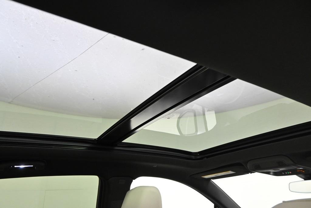 new 2025 Cadillac XT5 car, priced at $56,993