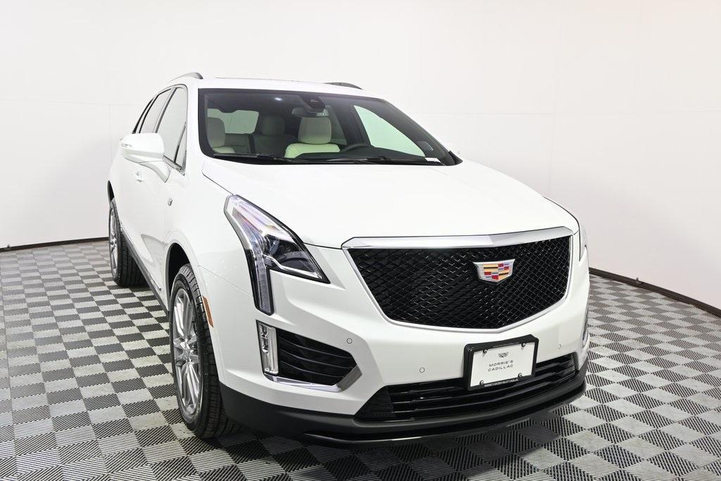 new 2025 Cadillac XT5 car, priced at $60,410