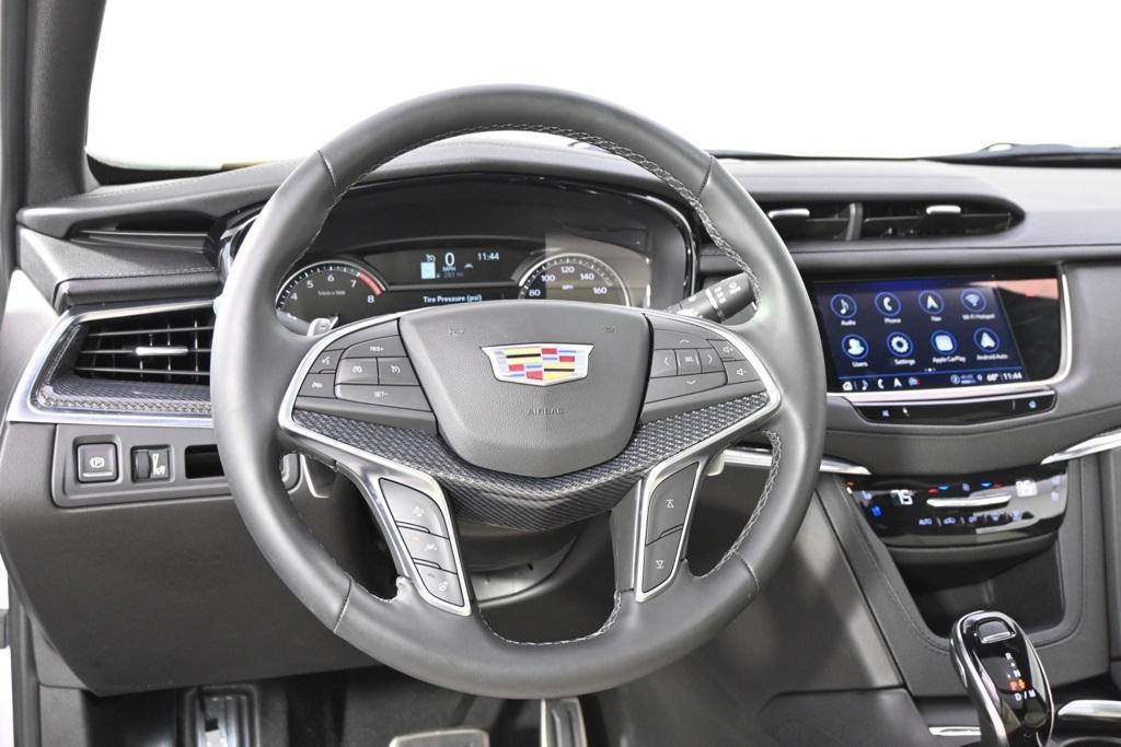 new 2025 Cadillac XT5 car, priced at $56,993