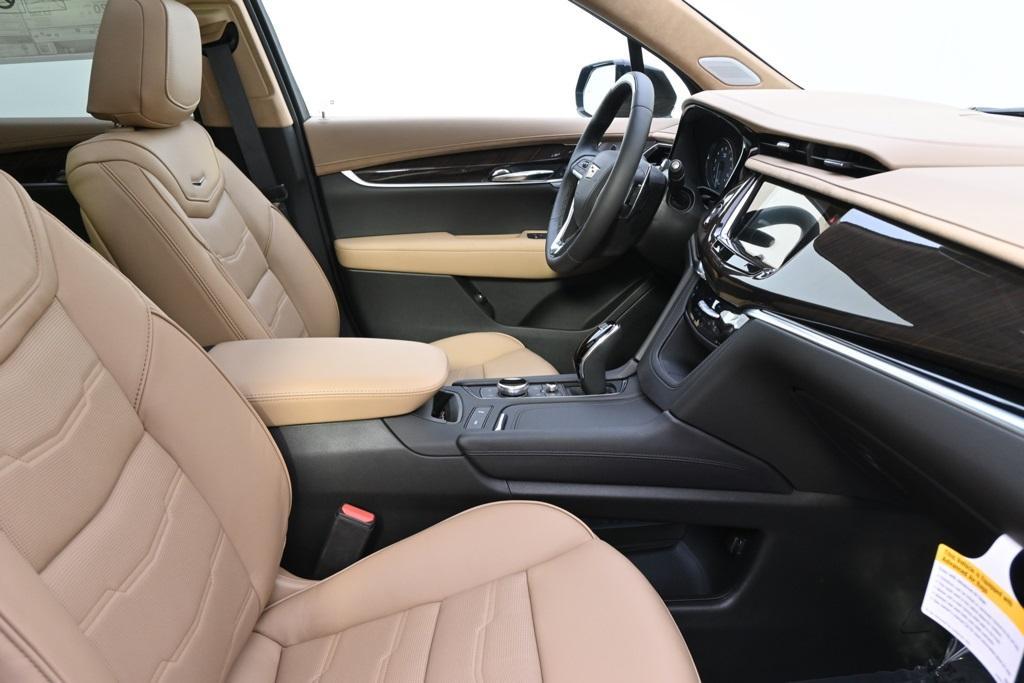 new 2025 Cadillac XT6 car, priced at $75,160