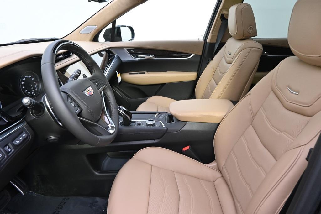 new 2025 Cadillac XT6 car, priced at $75,160
