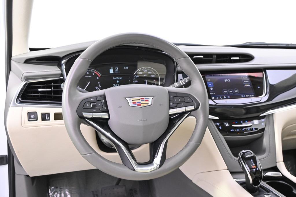 used 2025 Cadillac XT6 car, priced at $46,998