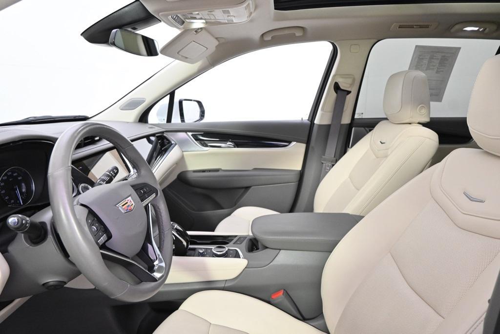 used 2025 Cadillac XT6 car, priced at $46,998