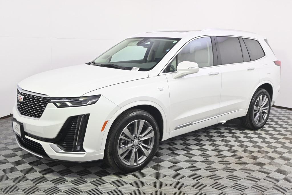 used 2025 Cadillac XT6 car, priced at $46,998