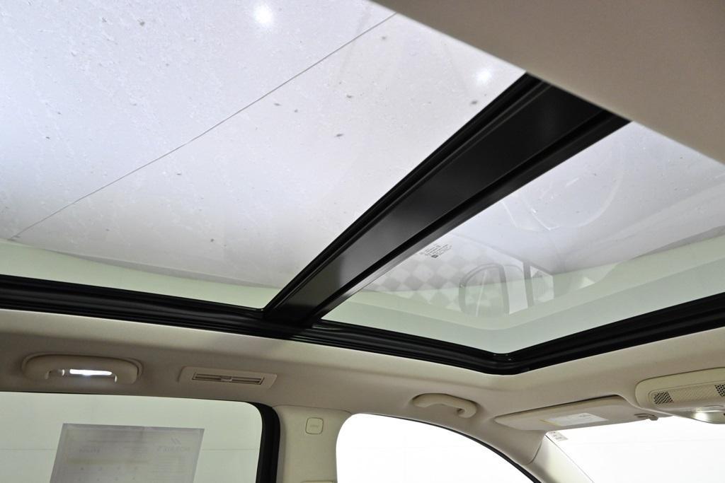 used 2025 Cadillac XT6 car, priced at $46,998