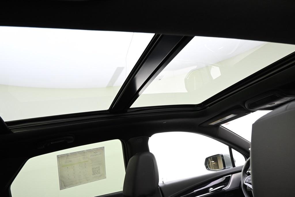 used 2025 Cadillac XT5 car, priced at $42,998