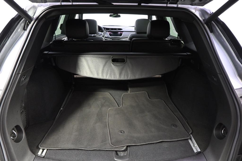 used 2025 Cadillac XT5 car, priced at $42,998