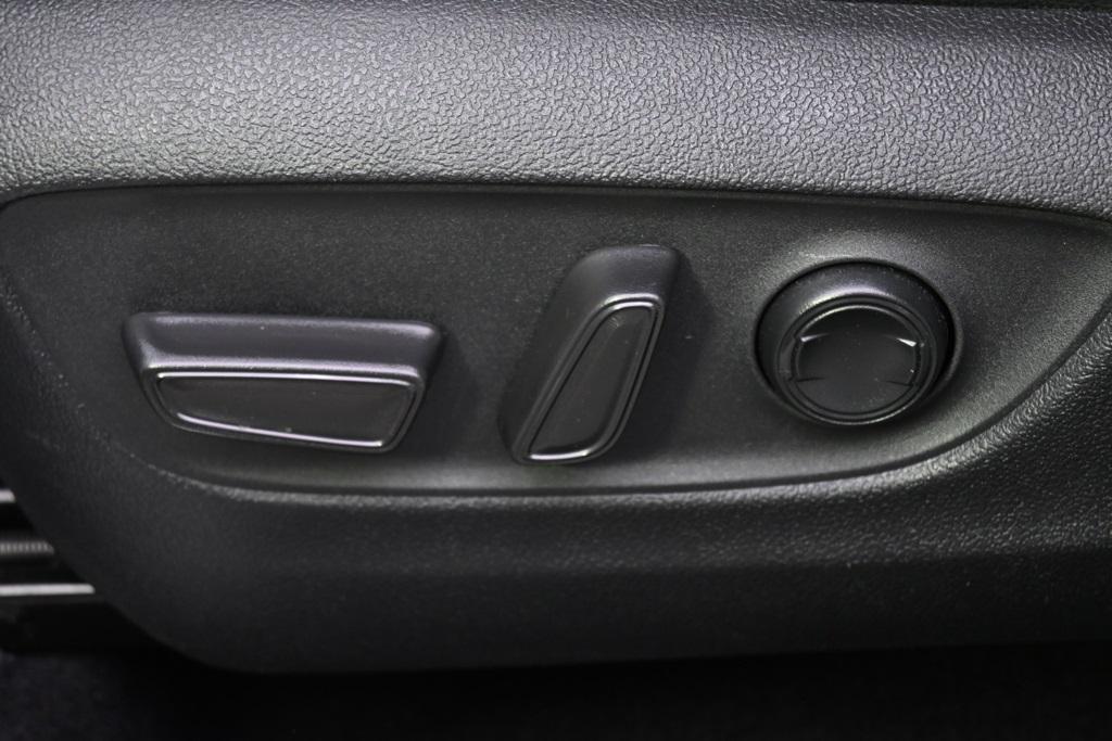 used 2020 Toyota Highlander Hybrid car, priced at $31,888