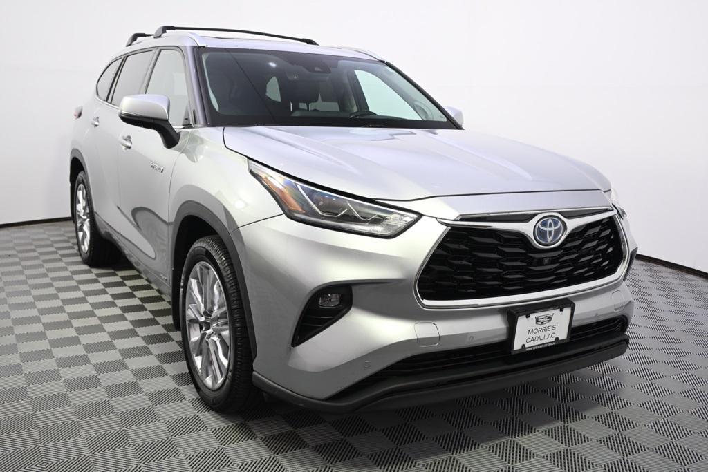 used 2020 Toyota Highlander Hybrid car, priced at $31,888