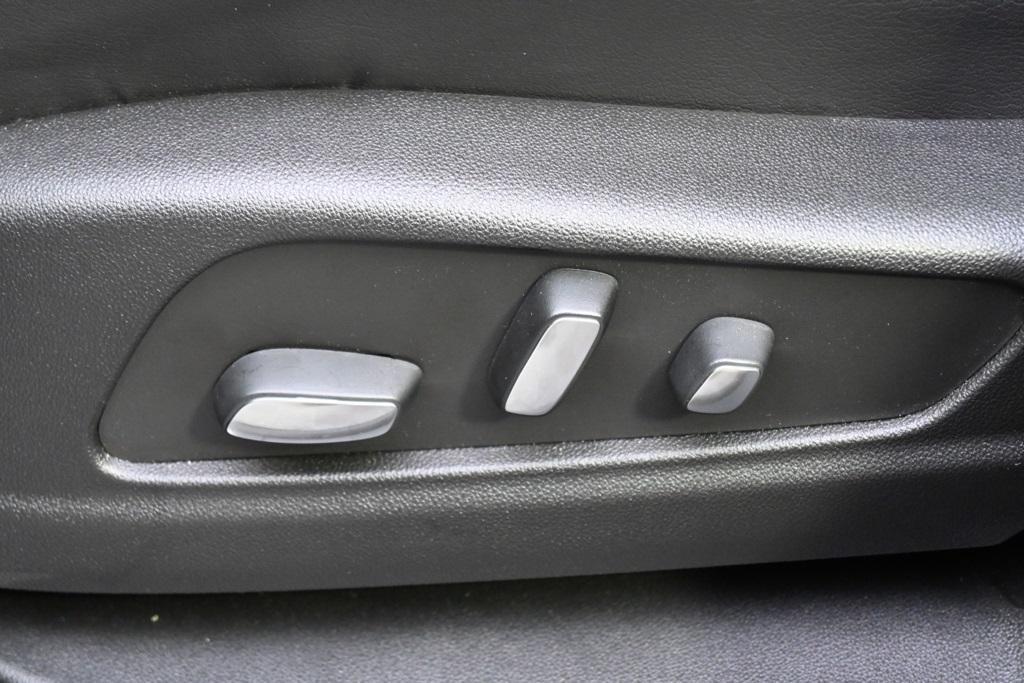 new 2025 Cadillac XT5 car, priced at $58,498