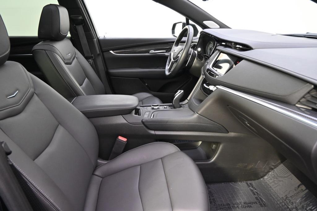 new 2025 Cadillac XT5 car, priced at $58,498