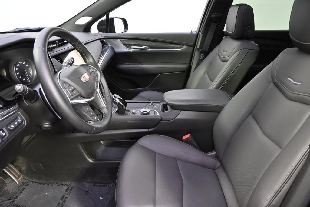 new 2025 Cadillac XT5 car, priced at $58,498