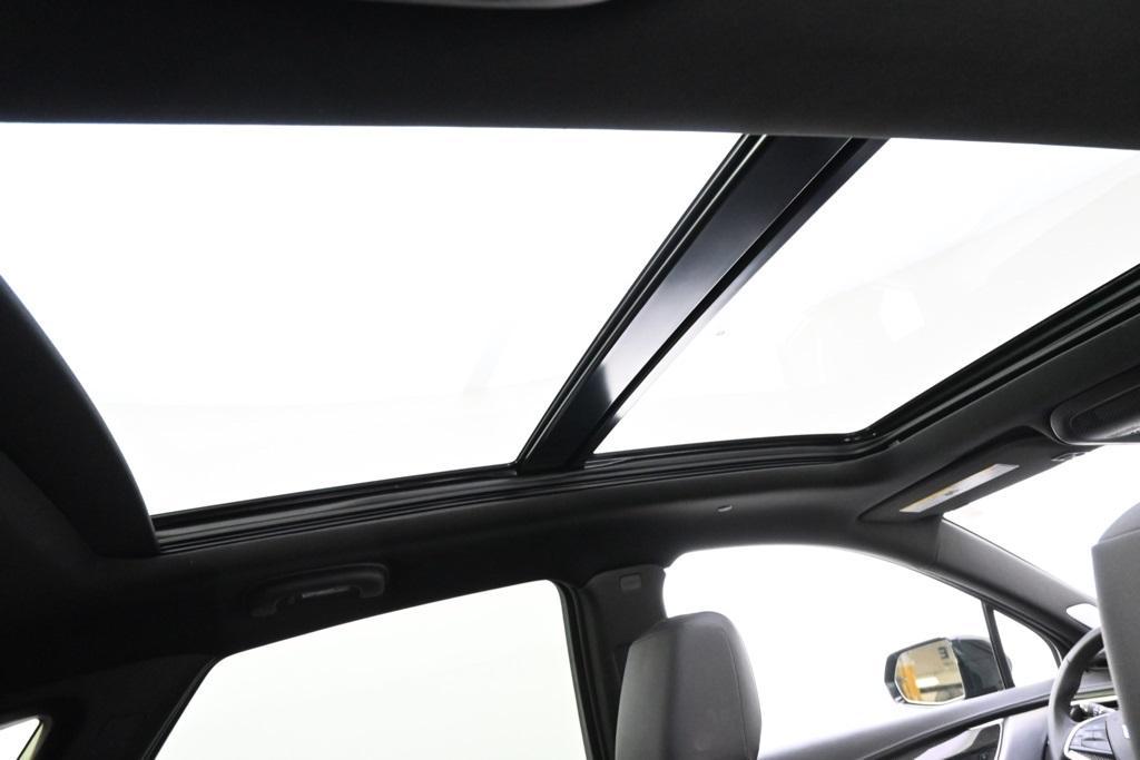 new 2025 Cadillac XT5 car, priced at $58,498