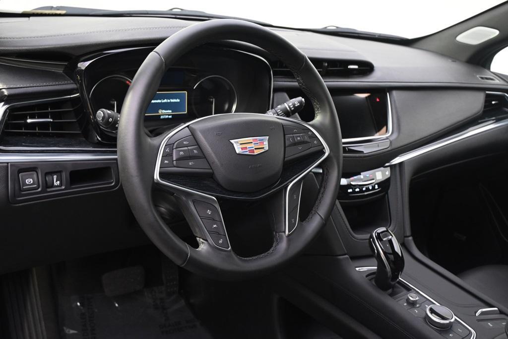 used 2025 Cadillac XT5 car, priced at $44,998