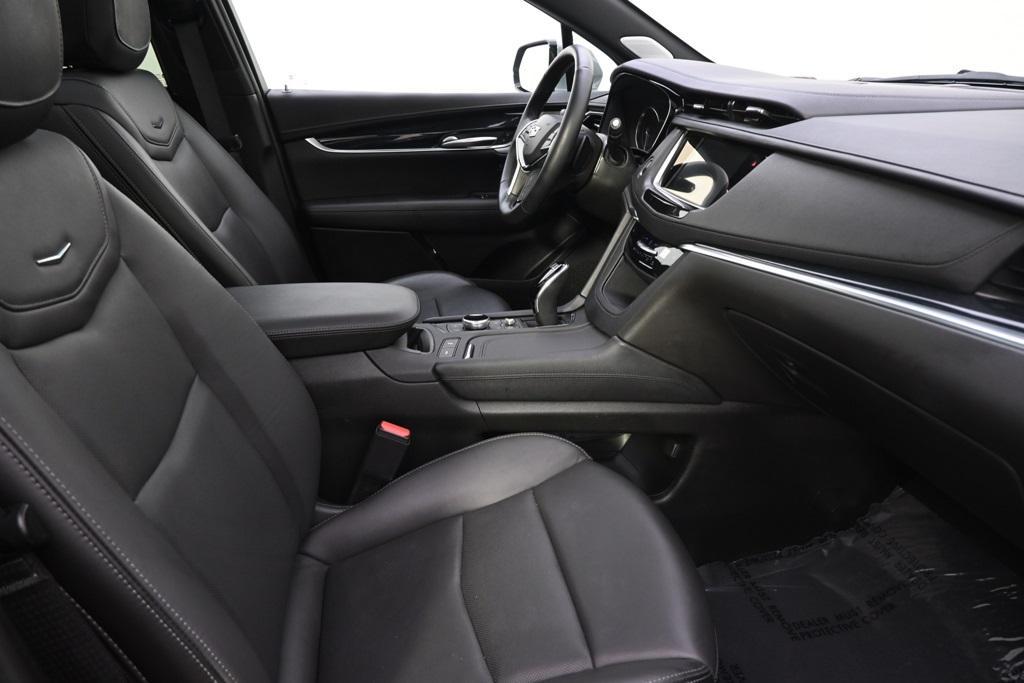 used 2025 Cadillac XT5 car, priced at $44,998