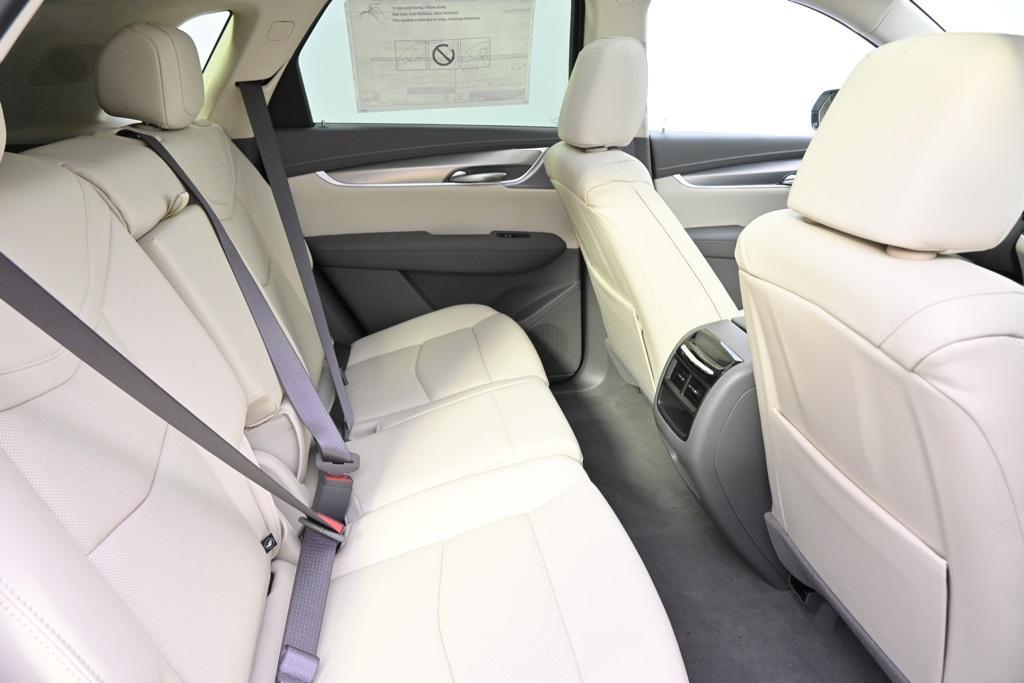 new 2025 Cadillac XT5 car, priced at $56,254