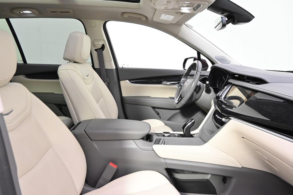 used 2023 Cadillac XT6 car, priced at $34,998
