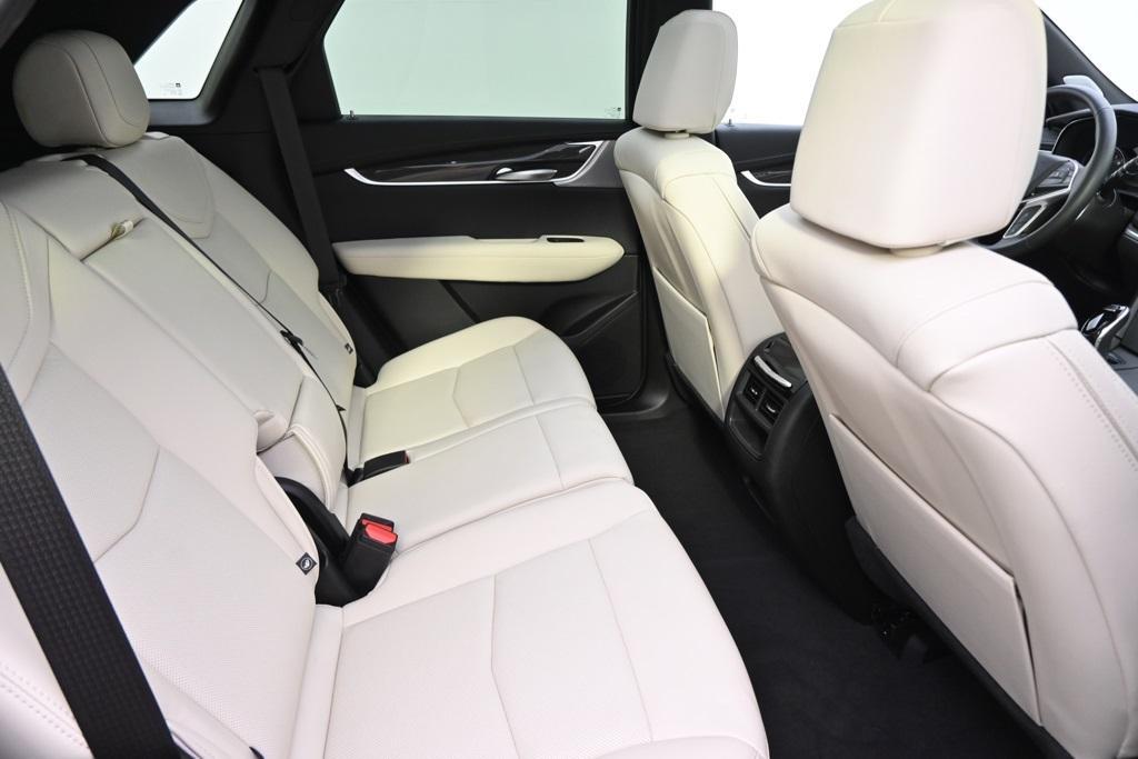 new 2025 Cadillac XT5 car, priced at $58,498
