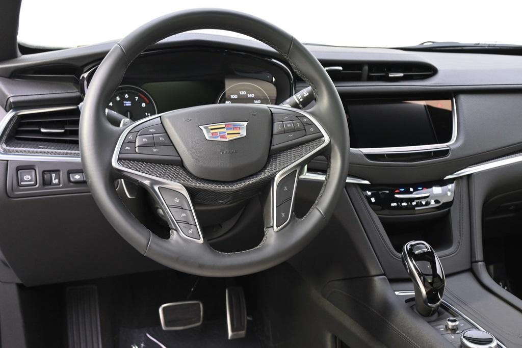 new 2025 Cadillac XT5 car, priced at $58,498
