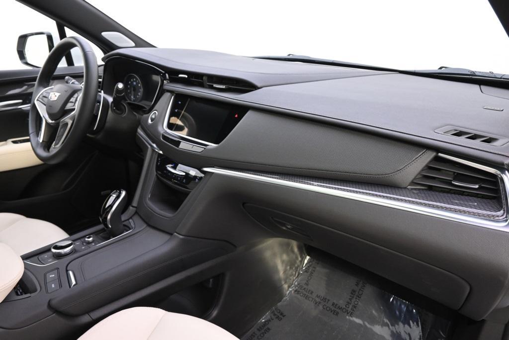 new 2025 Cadillac XT5 car, priced at $58,498