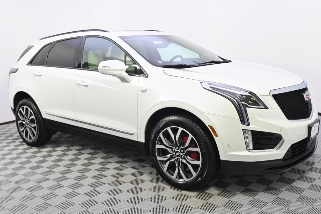 new 2025 Cadillac XT5 car, priced at $58,498
