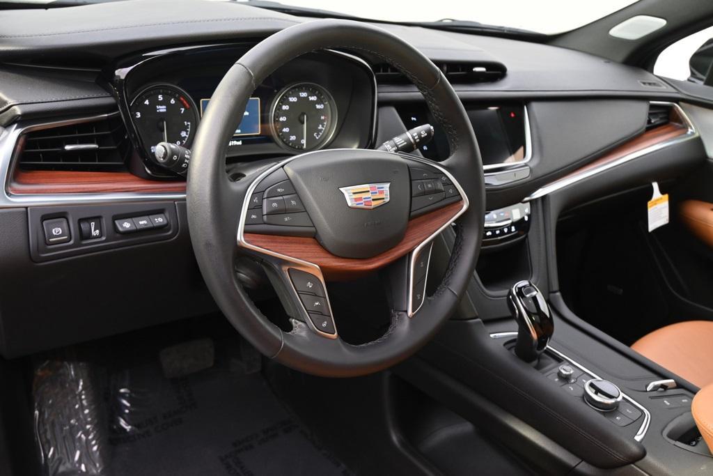 new 2024 Cadillac XT5 car, priced at $54,998