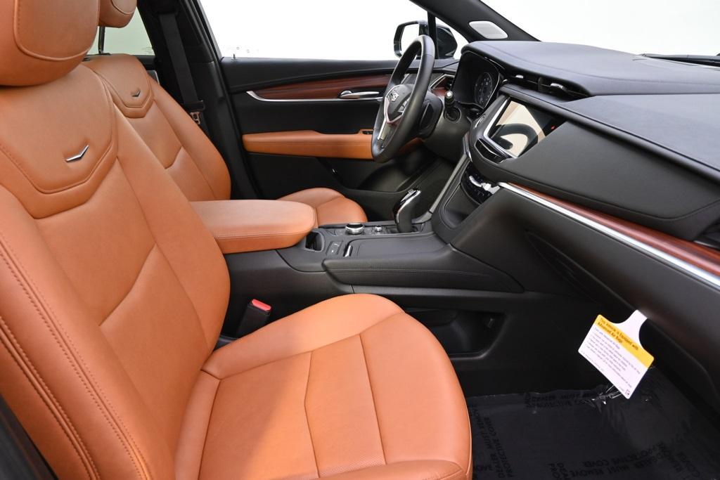 new 2024 Cadillac XT5 car, priced at $54,998