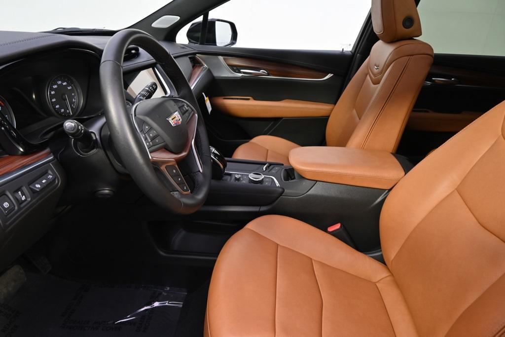new 2024 Cadillac XT5 car, priced at $54,998
