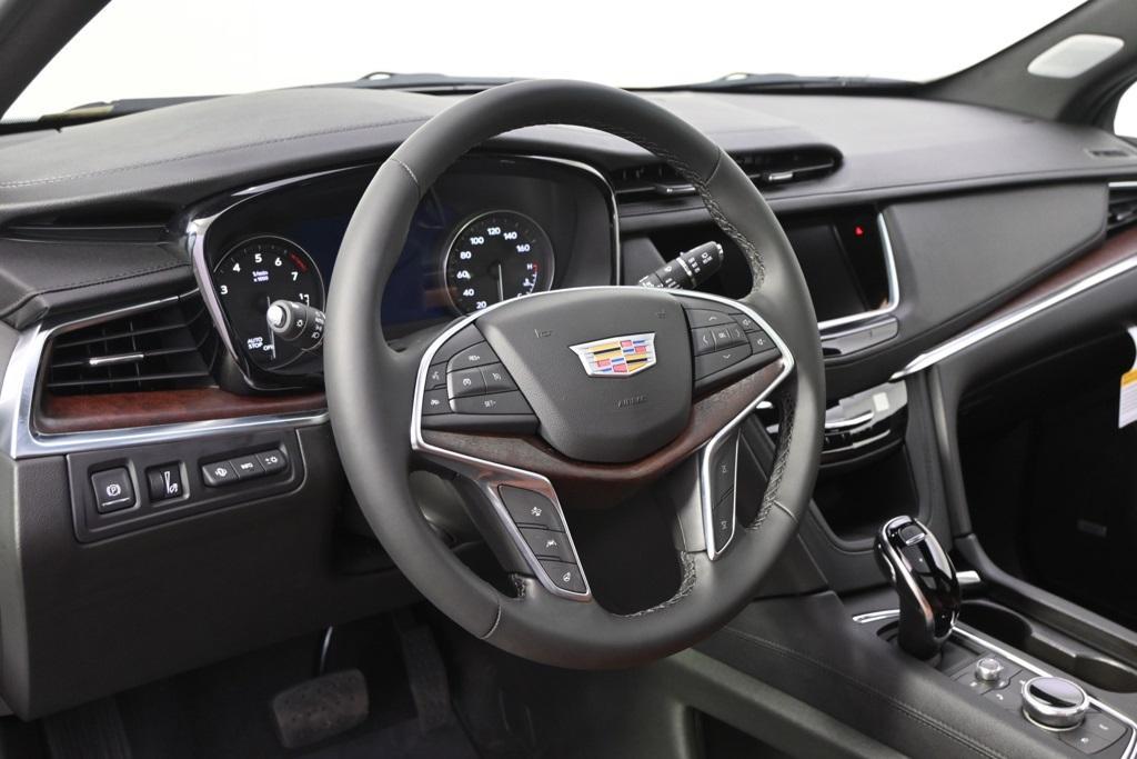 new 2025 Cadillac XT5 car, priced at $57,395