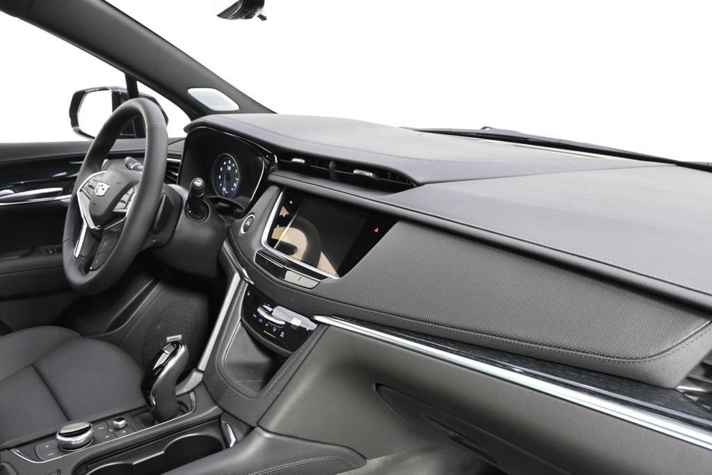 new 2025 Cadillac XT5 car, priced at $60,084