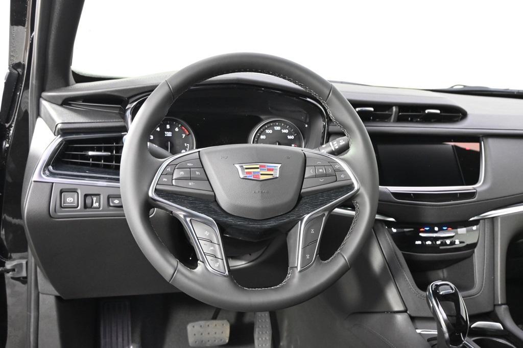 new 2025 Cadillac XT5 car, priced at $60,084