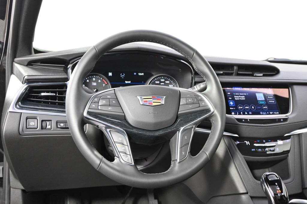 new 2025 Cadillac XT5 car, priced at $52,498