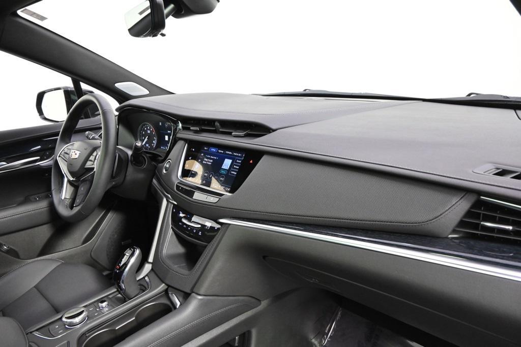 new 2025 Cadillac XT5 car, priced at $52,498