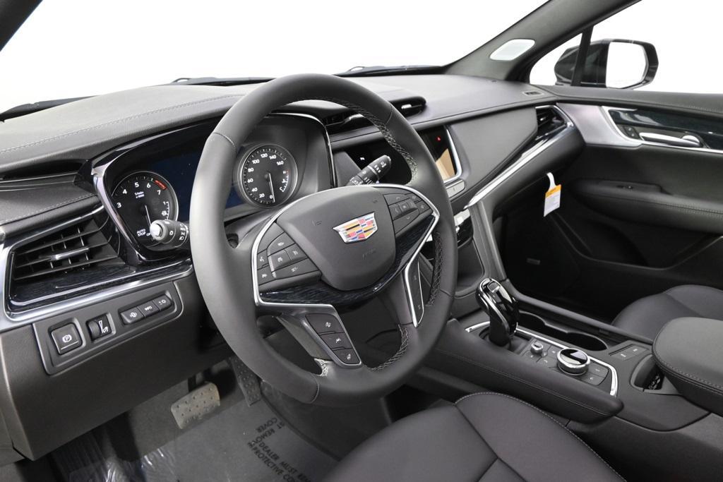 new 2025 Cadillac XT5 car, priced at $60,084