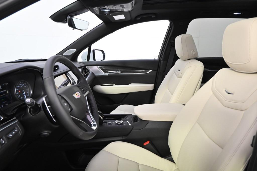 new 2025 Cadillac XT6 car, priced at $67,935