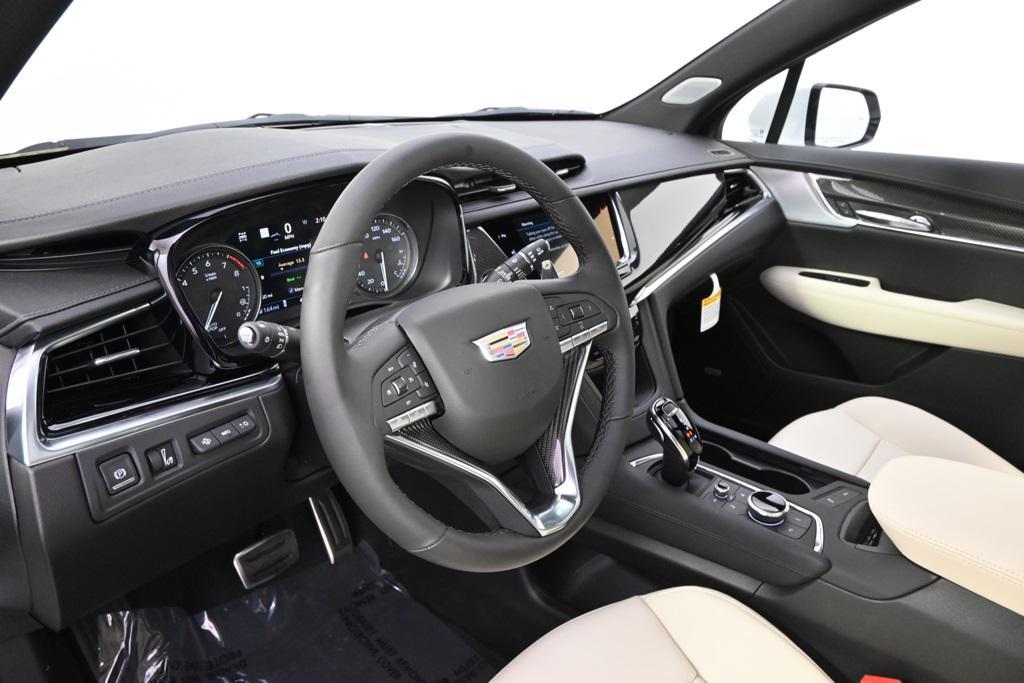 new 2025 Cadillac XT6 car, priced at $67,935