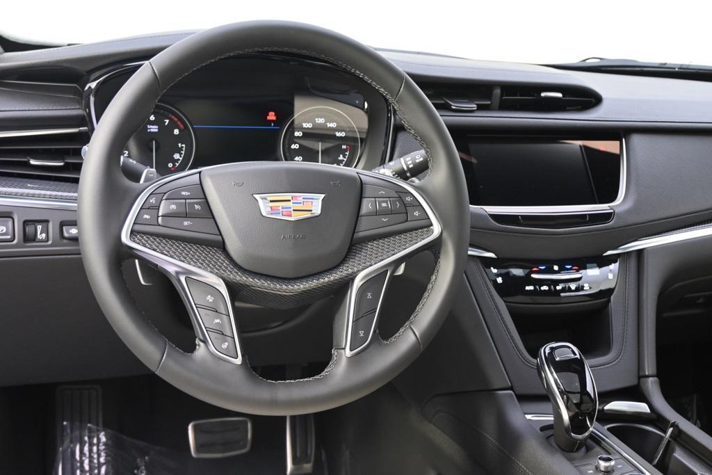 new 2025 Cadillac XT5 car, priced at $64,585