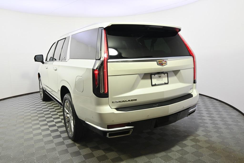 used 2022 Cadillac Escalade ESV car, priced at $59,998