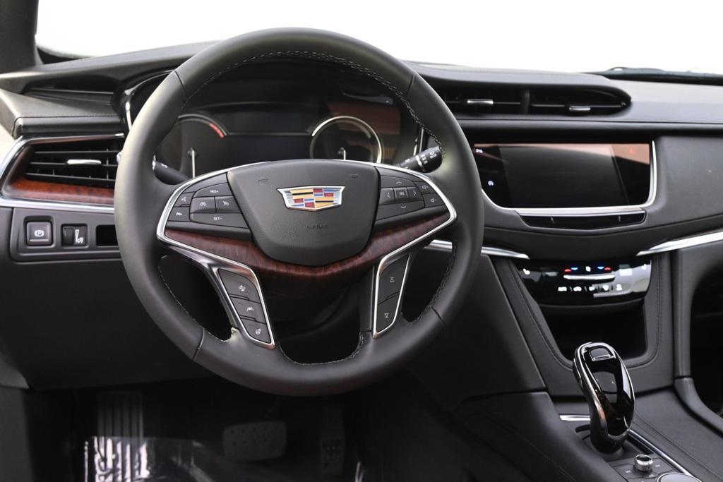 new 2025 Cadillac XT5 car, priced at $56,060