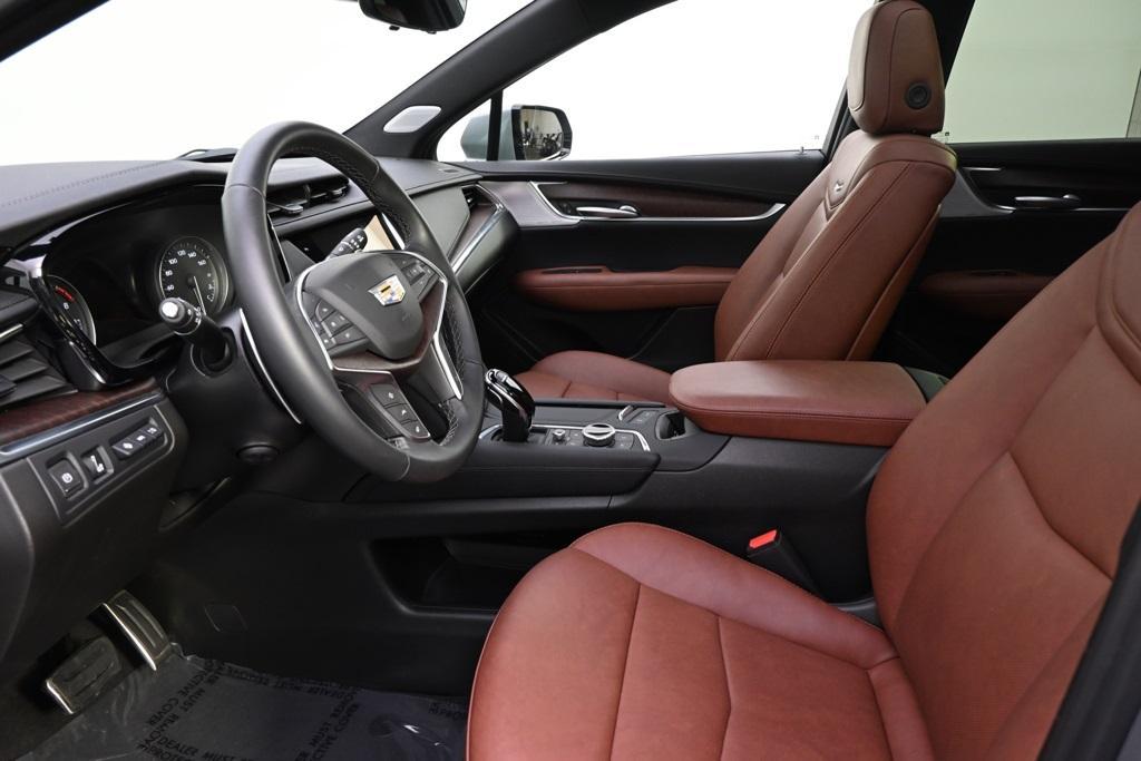 new 2025 Cadillac XT5 car, priced at $57,498
