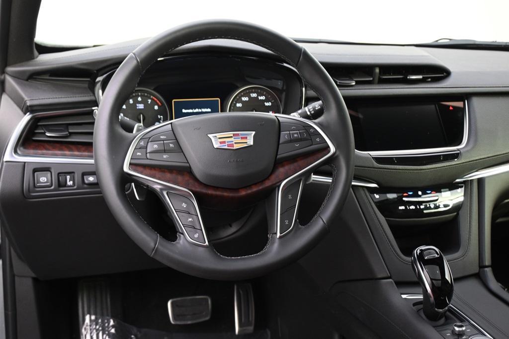 new 2025 Cadillac XT5 car, priced at $57,498