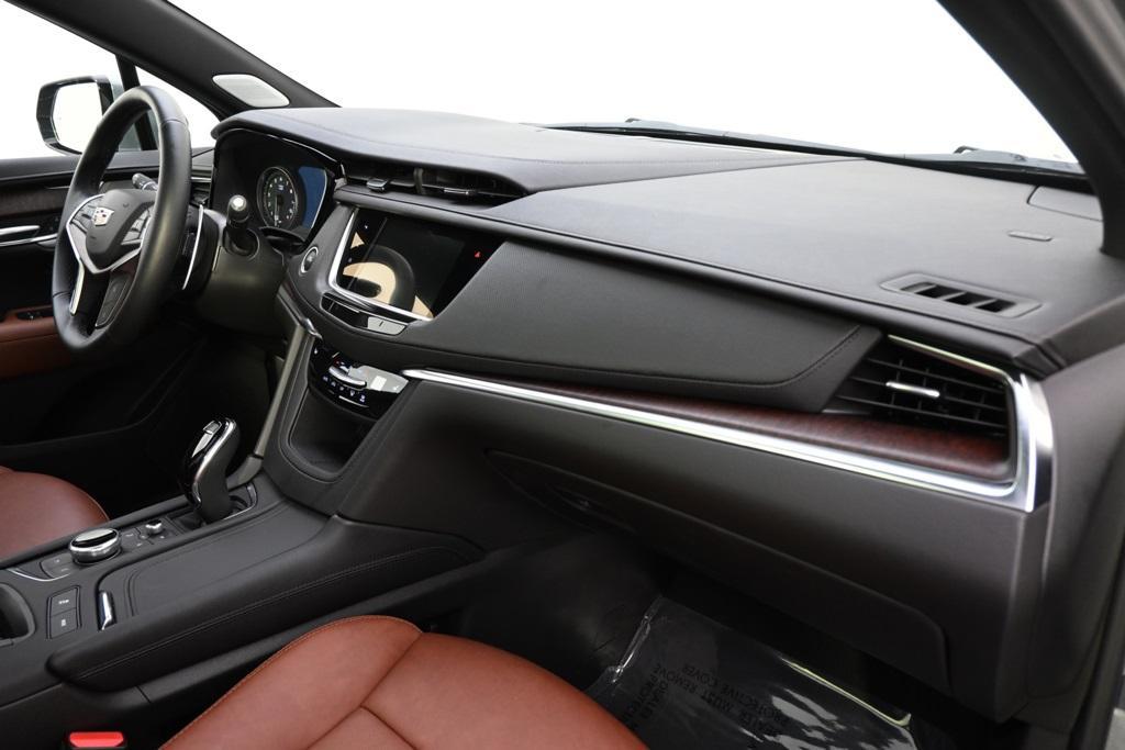 new 2025 Cadillac XT5 car, priced at $57,498