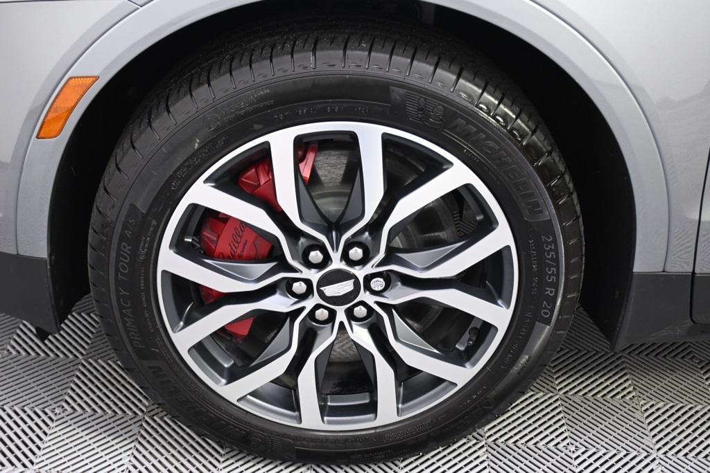 new 2025 Cadillac XT5 car, priced at $57,498