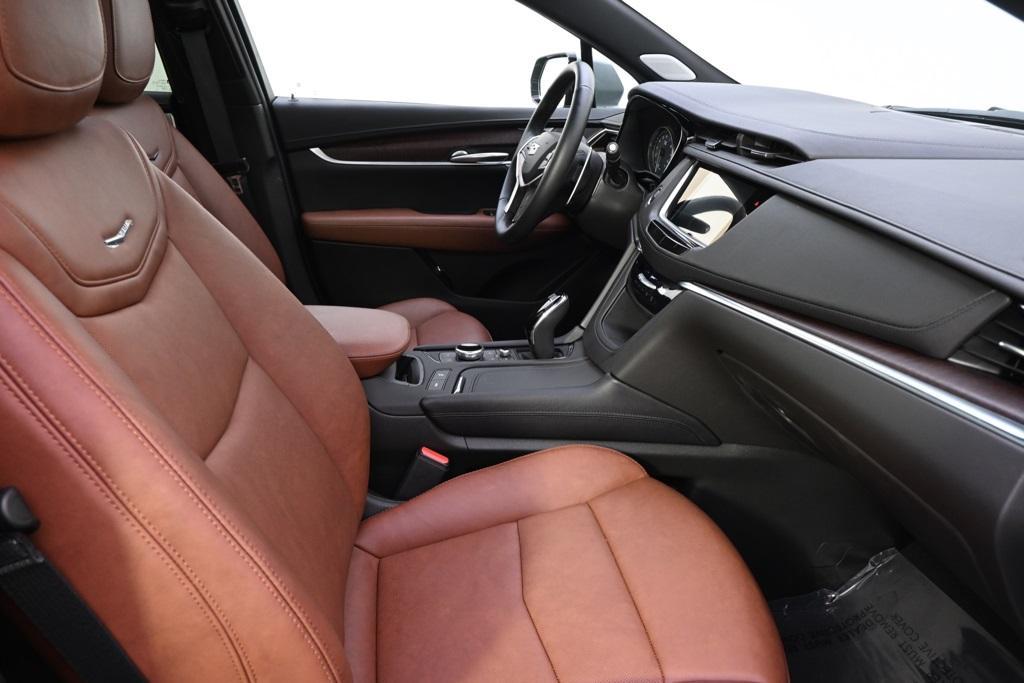 new 2025 Cadillac XT5 car, priced at $57,498